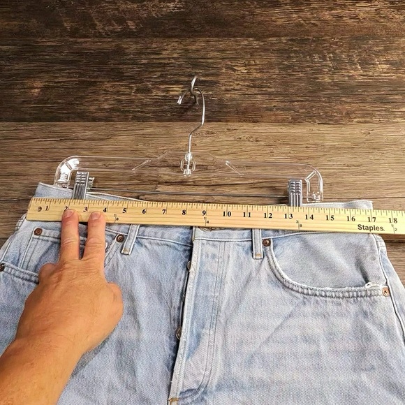 Agolde Light Wash Jean Shorts - Picture 4 of 8